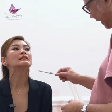 Duh, Leher Kok Kayak Kalkun? Kenalan Sama Turkey Neck dan Cara Mengatasinya!