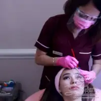 Menghilangkan Keriput dan Garis Halus di Wajah